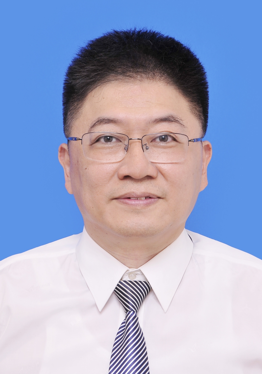 副局长卓  伟
